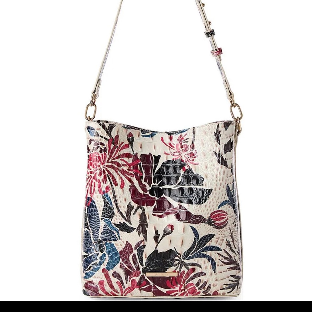 NWT BRAHMIN
Melbourne Collection Celina Extravaganza Bucket
Bag